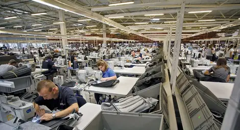 &bdquo;Бадер&ldquo; вече набира хора  за завода си в Русе