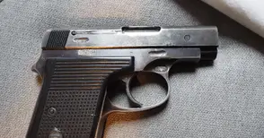 45-годишен задържан за брутално нападение с нож и незаконен арсенал като за война