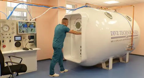 &bdquo;Медика&ldquo; въвежда иновативни технологии за регенерация и контрол на болката, неврологът проф. Пламен Божинов се присъединява към екипа