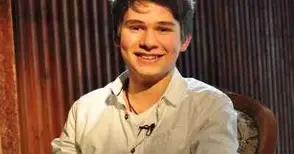 Елин вече дели сърцето си между цигулката и Ане