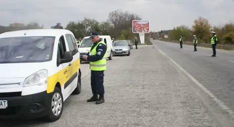 Махат ротацията на пътните полицаи, заснемането на проверките от КАТ намалило корупционния риск Махат ротацията на пътните полицаи, заснемането на проверките от КАТ намалило корупционния риск