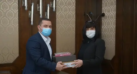 Деца от социални услуги получиха технически средства от Община Русе