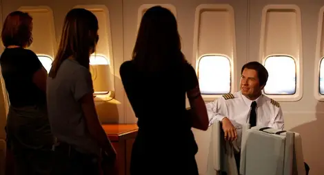 Джон Траволта се сдоби с лиценз за пилот на Боинг 737