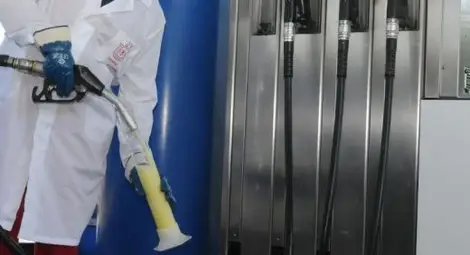 Бензинът пада до 2 лв.