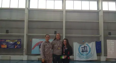 Каякарки на „Локо“ първа и втора на гребен ергометър Каякарки на „Локо“ първа и втора на гребен ергометър