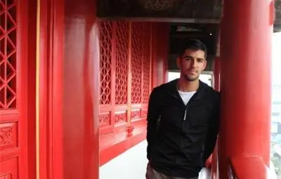 4 млн. китайци подкрепят български студент в Пекин да играе футбол 4 млн. китайци подкрепят български студент в Пекин да играе футбол