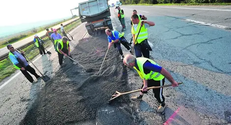 &bdquo;Пътинженеринг&ldquo; обжалва отмяната на мегапоръчка за 522 милиона лева за пътно поддържане