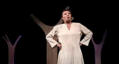 Петя Венелинова застава на емблематичен кръстопът между младостта и зрелостта