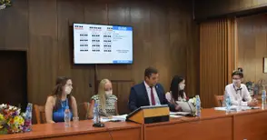 Гумени печати, разтворими таблетки и призиви за въздържан тон около новите общински такси