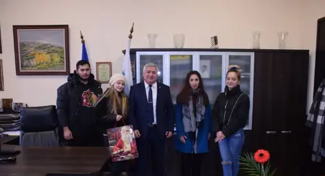 Студенти-дизайнери в Русенския университет изработиха Адвентен календар  за участие в международен конкурс