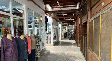 Довършват преустройството на стари магазини на Централния пазар