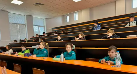 Русенски първокласници блеснаха в състезание по краснопис и правопис в Шумен