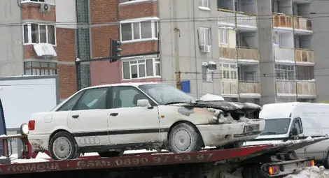 &bdquo;Ауди&ldquo; пламна в движение до Симовата мелница