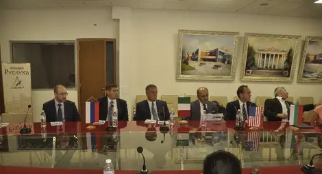 Световни имена в ринологията от 12 страни обменят опит на форум в Русе