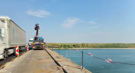 Ремонтът на Дунав мост при Русе продължава по график. Премахва се стария тротоарен блок в 320-метров участък в посока Румъния