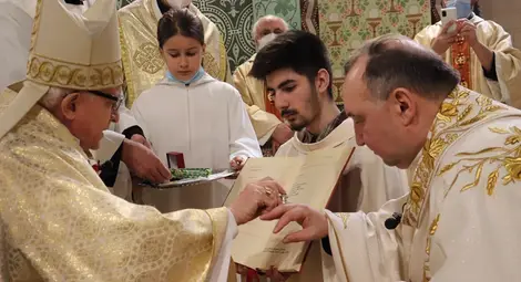 Католиците имат нов духовен пастир - монс. Страхил Каваленов официално оглави Никополска епархия /галерия/