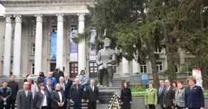 Радев удостои Русенския университет с почетния знак на държавния глава