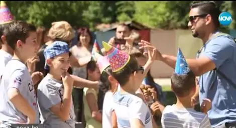 Осиновено в САЩ българче се върна да помага в дома, където е отгледан 