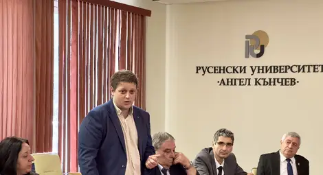 Новото ръководство на Русенския университет се срещна с директорите на училища от областта