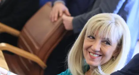 Аврамова: Има достатъчно основания за спирането на &ldquo;Златен век&rdquo;