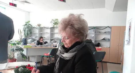 Русенските данъчни наградиха с коледен венец 140-хилядния си клиент