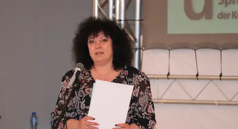 38 зрелостници от Дойче шуле получиха дипломи за владеене на немски език на тържествена церемония в зала "Европа" /галерия/