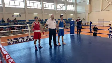 Николай Маринов /вляво/ заслужи злато, но остана втори на държавното за младежи.		         Снимка: &bdquo;Утро&ldquo;