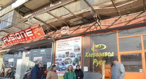 Потъващият блок &bdquo;Русия&ldquo; ужилен от строителна фирма