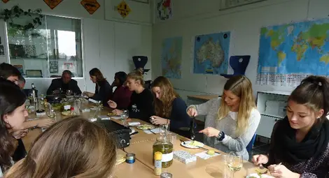 Посланик Меглена Плугчиева направи приятели Дойче Шуле и най-старата швейцарска гимназия