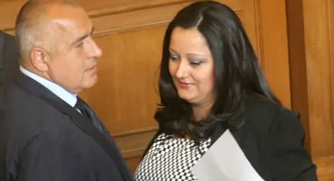 Лиляна Павлова опровергава БНР: Ако ГЕРБ спечели изборите, премиерът трябва да е Борисов