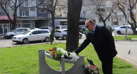 С възпоменателна церемония днес в Русе беше отбелязана 81-ата годишнина от спасяването на българските евреи