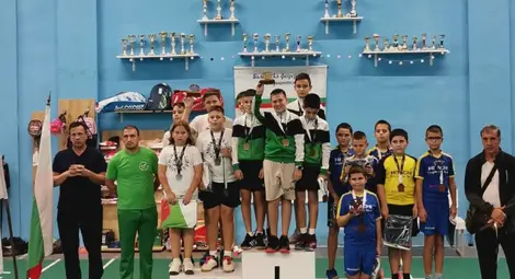 Бадминтонът със златна купа на държавното