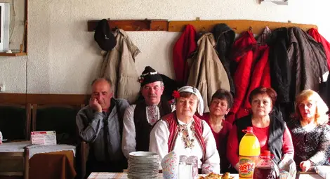 Красивите носии и обичаи на капанци в Гецово впечатлиха ученици етнографи