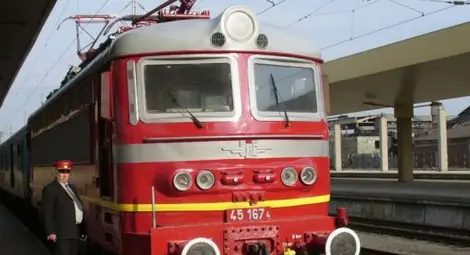 Пускат още 11 000 места във влаковете за Великден