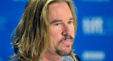 Вал Килмър проговори отново след рака на ларинкса