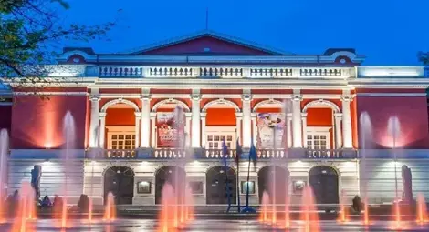 &bdquo;Сцена под звездите&ldquo; превръща Русе в дом на класика, рок и театър под открито небе