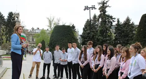 Златомира Стефанова даде началото на ученическа обиколка &bdquo;Русе - Малката Виена&ldquo;