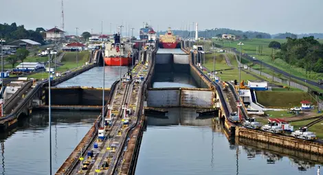 Врата между два океана