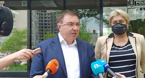 Костадин Ангелов: Сваляме маските при 65% имунизирани