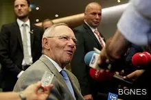 Шойбле: Без нова програма, не можем да помогнем на Гърция