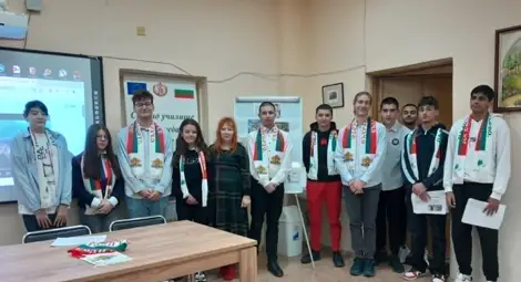 Клуб &bdquo;Съхрани българското&ldquo; в русенското училище "Възраждане" отбеляза с богата програма Деня на християнското семейство
