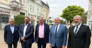 Евродепутатът Илия Лазаров на откриването на постоянна приемна в Русе: Офисът ще отговаря за цяла Северна България и ще приема граждани по всички въпроси