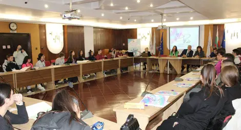 Младежки форум за силата на демократичните ценности  се проведе в Русе