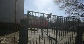 „Ас-Строй“ подари метални врати на ОУ „Тома Кърджиев“