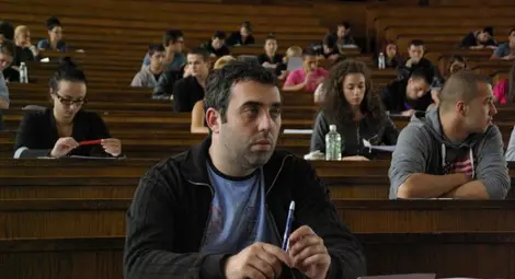 Бизнесът иска да дава стипендии на студенти от дефицитни специалности