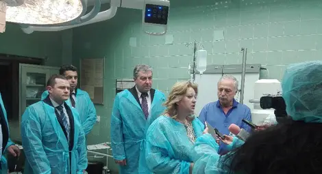 Щедро дарение пенсионира 40-годишна куцаща операционна маса в Ортопедията