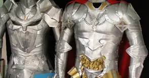 Модерният ковач Ивайло всеки ден пътува в 15 век със своите рицарски доспехи