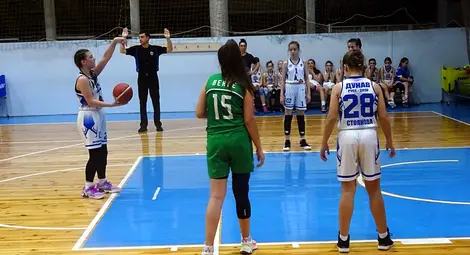 Дунавските момичета бият наред на държавното по баскетбол