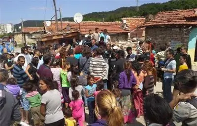 Ромско гето във Варна въстана срещу събарянето на къщи Ромско гето във Варна въстана срещу събарянето на къщи