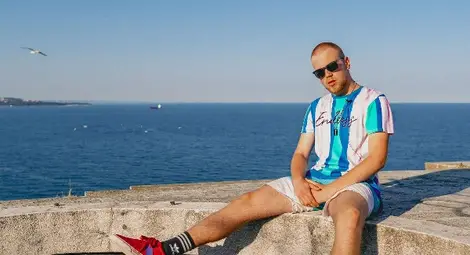 Млад русенец с над 200 000 последователи в YouTube: Най-много легенди съм чувал за тв кулата и подземията на Русе